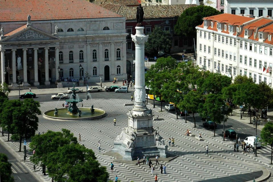 Lisbon: Private Sightseeing Tour in a Vintage Tuk Tuk - Tour Highlights