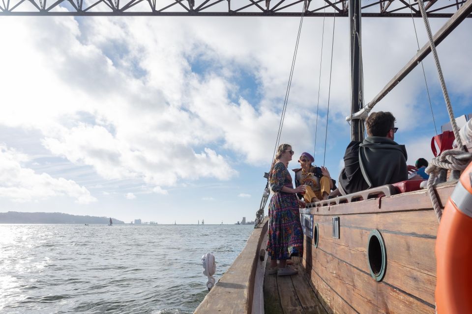 Lisbon: Private Sunset Tour Aboard a 1949 Traditional Boat - Inclusions
