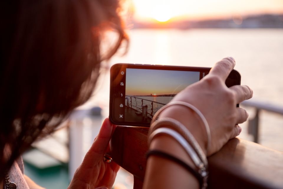 Lisbon: Tagus River Sunset Tour With Snacks and Drink - Participant Information