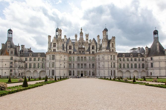 Loire Valley Chateaux From Paris Private Tour - Common questions