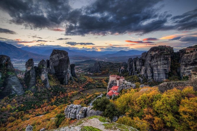 Mercedes Private Full Day Tour to Meteora-Thermopylae- Delphi - Itinerary and Schedule