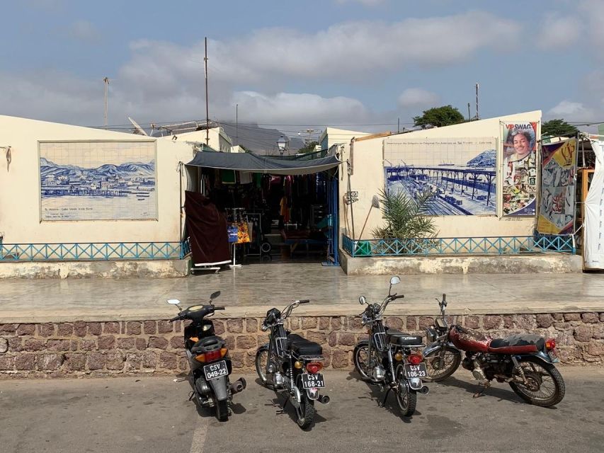 Mindelo: City Tour With Carnival Dancer - Exploring Mindelos Historical Sights