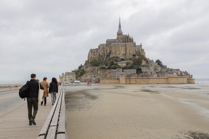 Mont Saint Michel Day Trip With Abbey Entrance From Paris - Tour Guide and Service Feedback