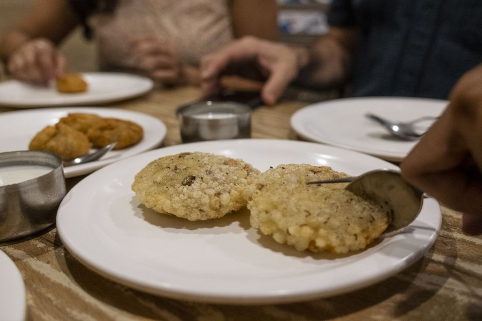 Mumbai: Street Food Tour - Sample Street Foods and Desserts