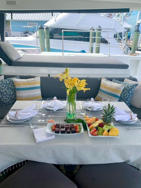Nassau: Gourmet Dinner & Sunset Cruise on Luxury Catamaran - Customer Experience