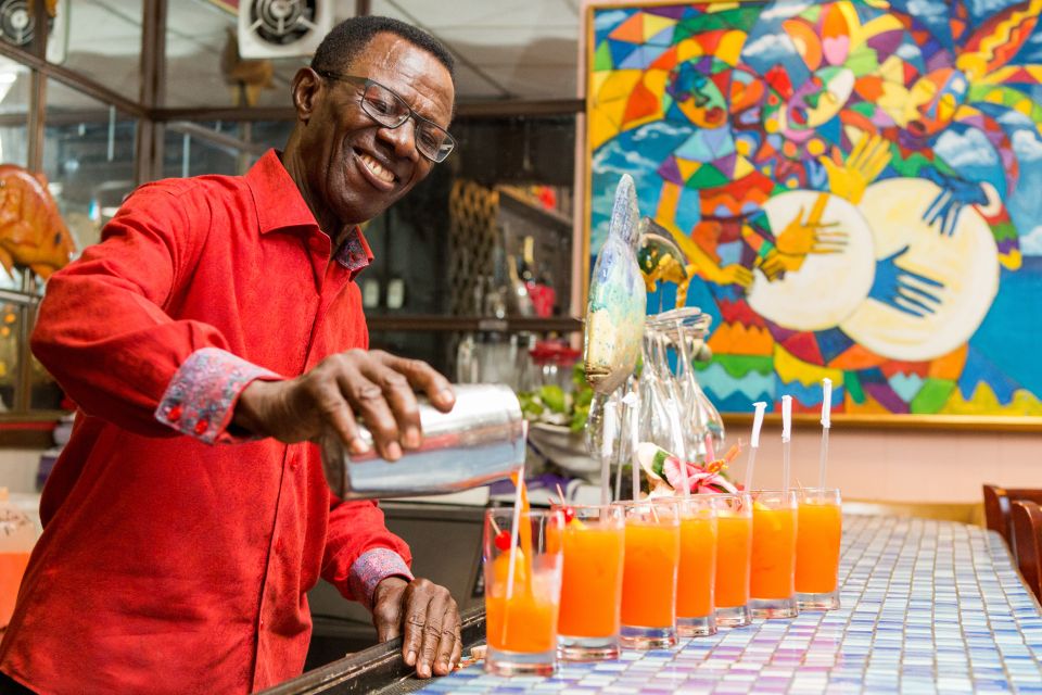 Nassau: Old Nassau Dining Stroll - Savor Nassaus Legendary Rum Cocktails