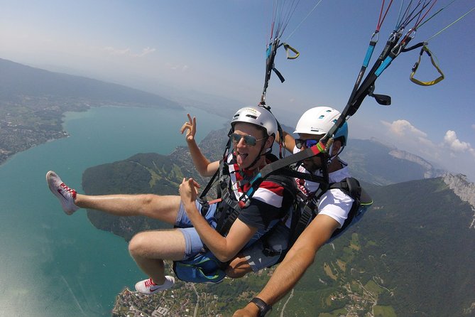 Paragliding Performance Flight Over the Magnificent Lake Annecy - Common questions