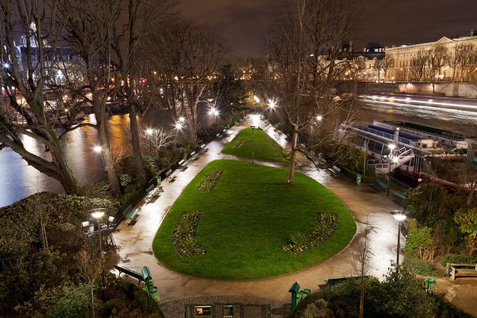 Paris by Night Walking Tour: Ghosts, Mysteries and Legends - Specific Traveler Feedback