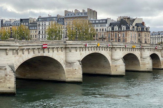 Paris Ile-de-la-Cité Walking Tour: Max 6 People Group or Private - Common questions