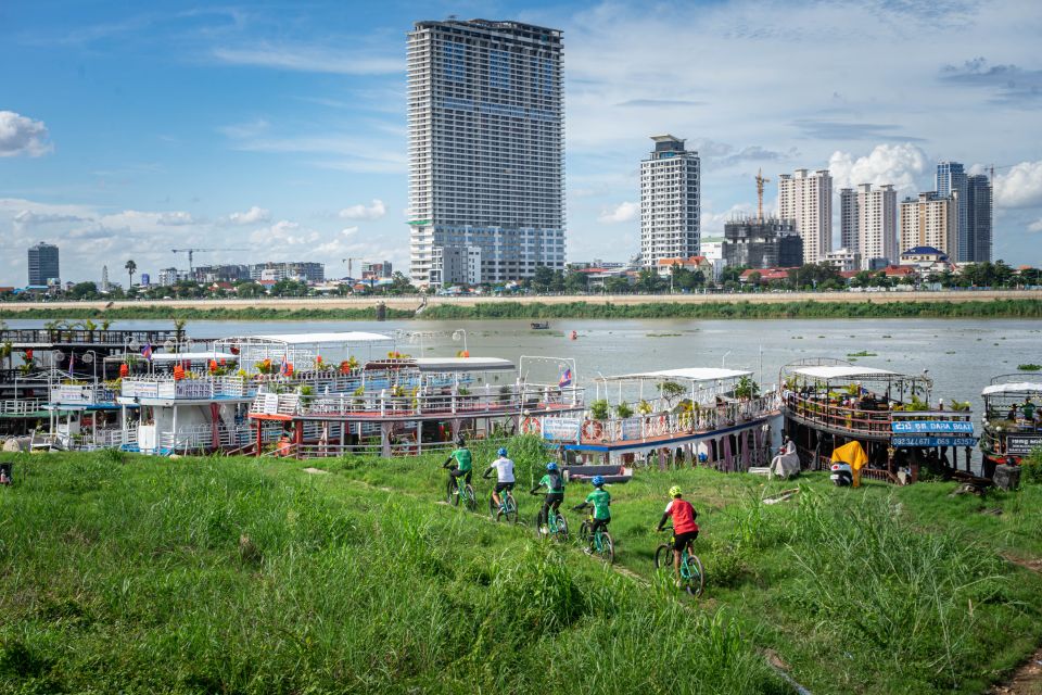 Phnom Penh: Bike & Boat Guided Tour Included Snacks & Beers - Itinerary Highlights