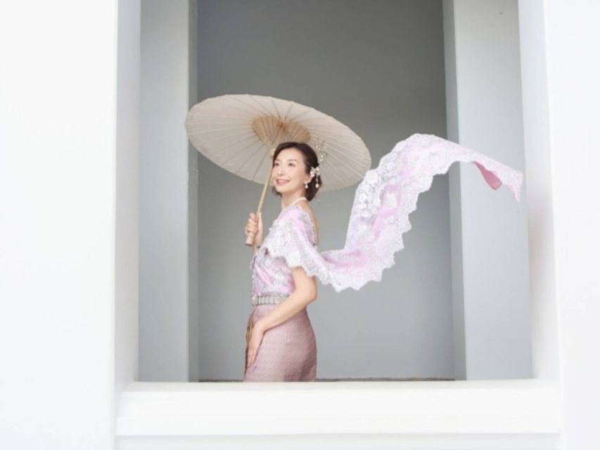 Photoshoot in Thai Costume - Costume Selection