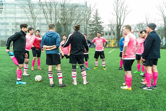 Play Football Friendly in Vienna - Common questions