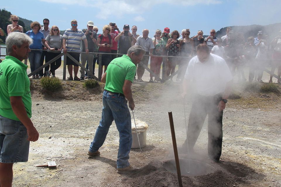Ponta Delgada: Furnas Volcano & Tea Plantation Tour & Lunch - Visit to Europes Only Tea Plantation