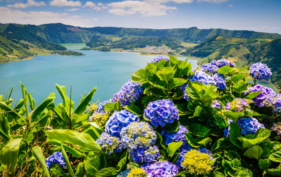 Ponta Delgada: Sete Cidades & Lagoa Do Fogo Tour - Location Highlights