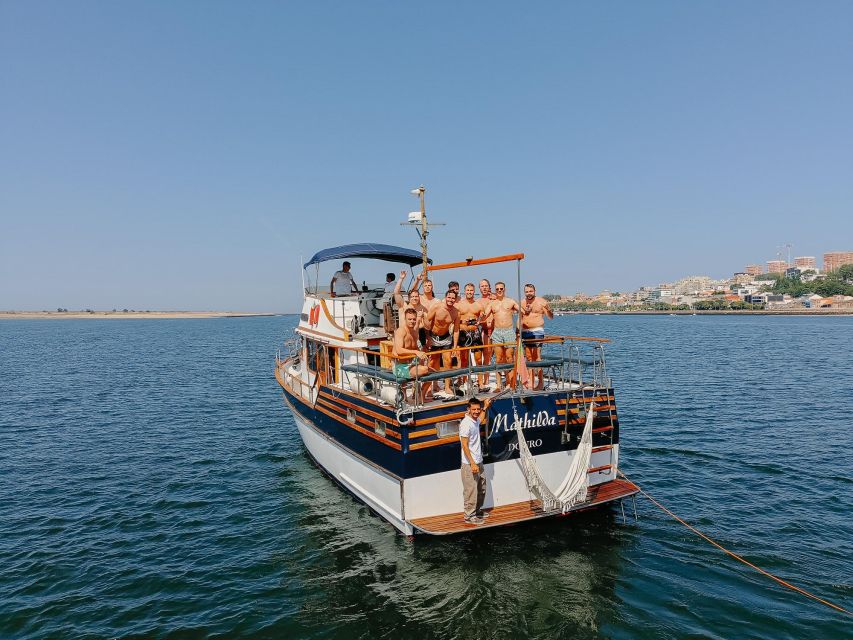 Porto: Exclusive Bachelor Party at Classic Boat Cruise 3H - Inclusions