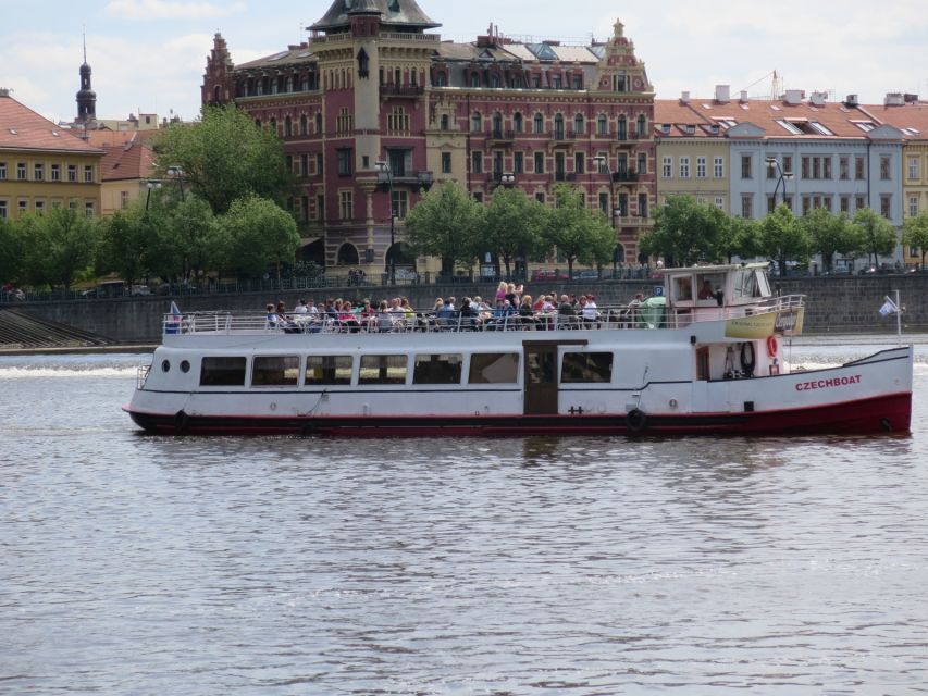 Prague: 1-Hour Vltava River Cruise - Unique Experience Highlights