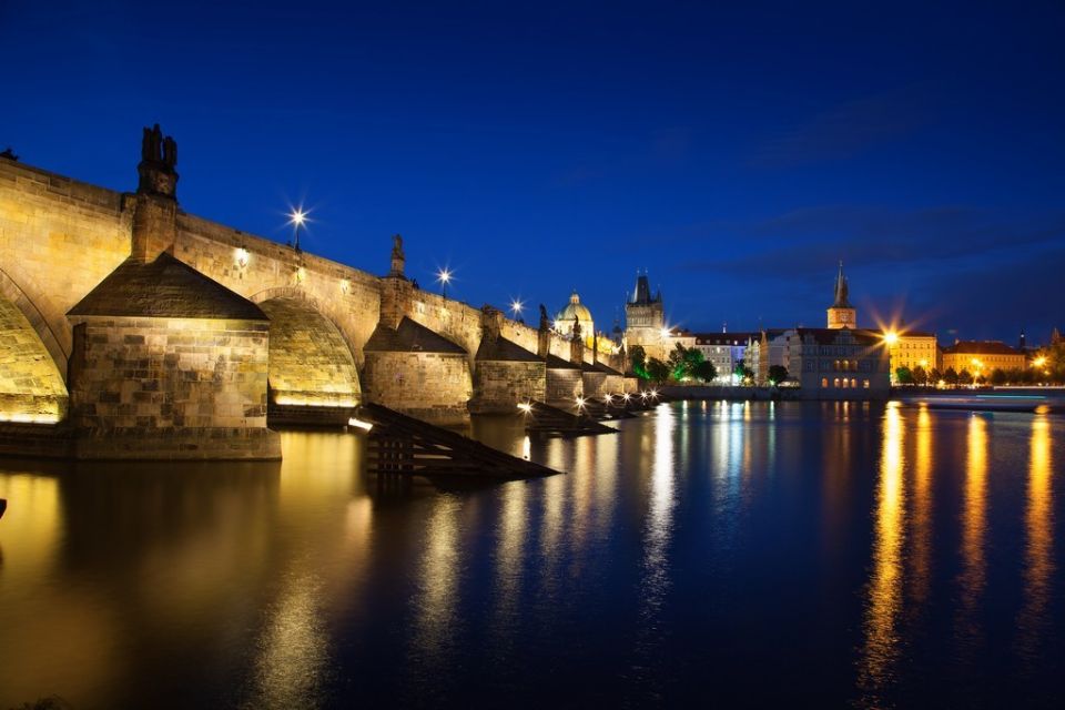 Prague: 2-Hour Dinner Cruise With Transfers - Customer Reviews Highlights