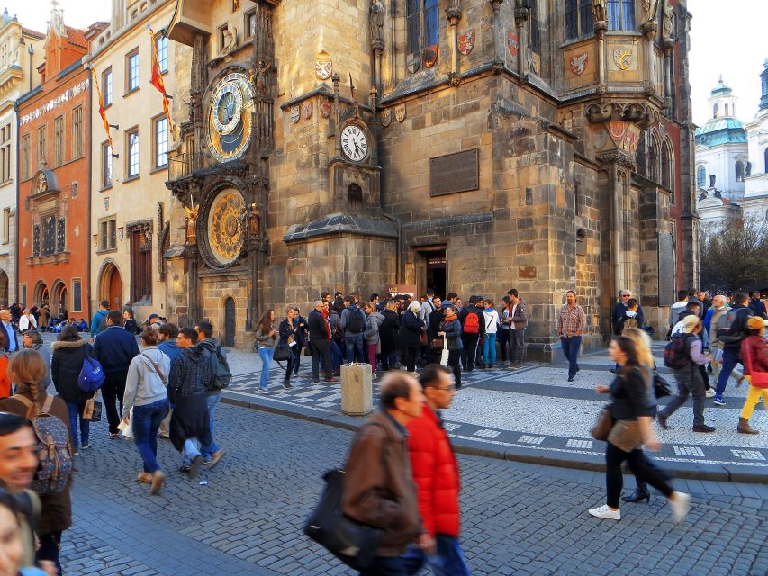 Prague: 2-Hour Old Town and Jewish Ghetto Walking Tour - Tour Pricing and Availability