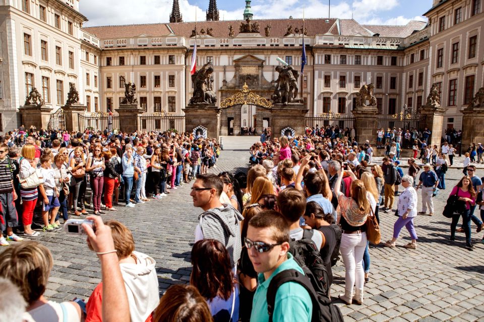 Prague: Full-Day Sightseeing Tour With Cruise and Lunch - Customer Reviews