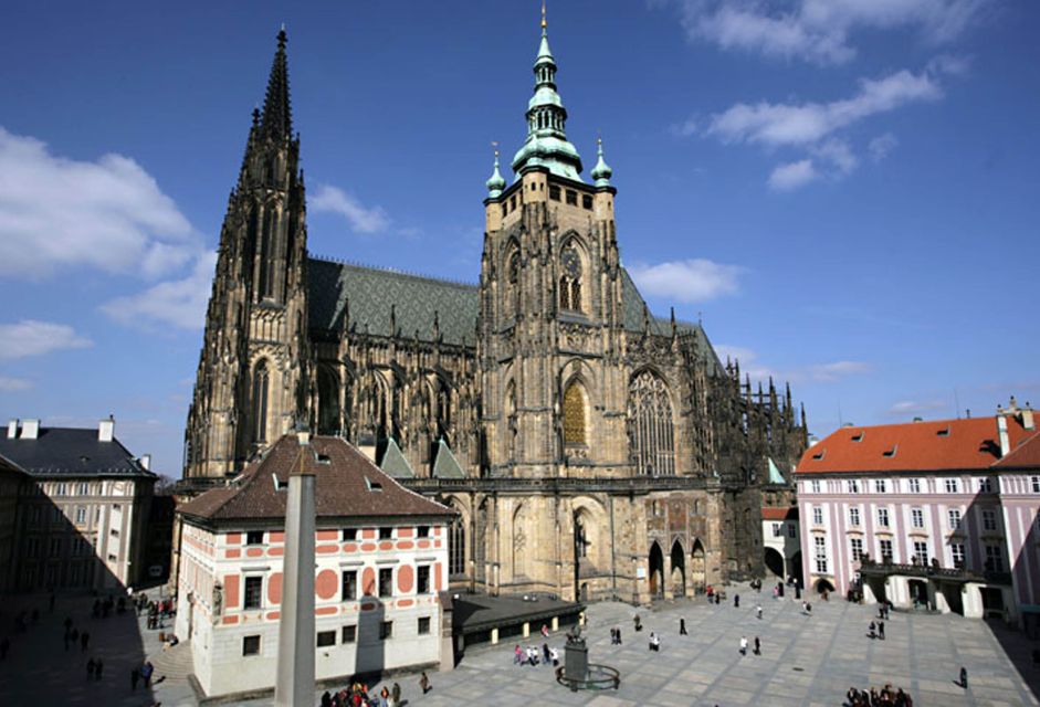 Prague: Stunning Viewpoints, Castle, City & Park Bike Tour - Customer Reviews and Ratings
