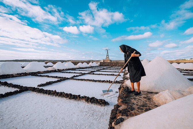 Private and Guided Tour to the Salinas De Janubio With Tasting - Cancellation Policy