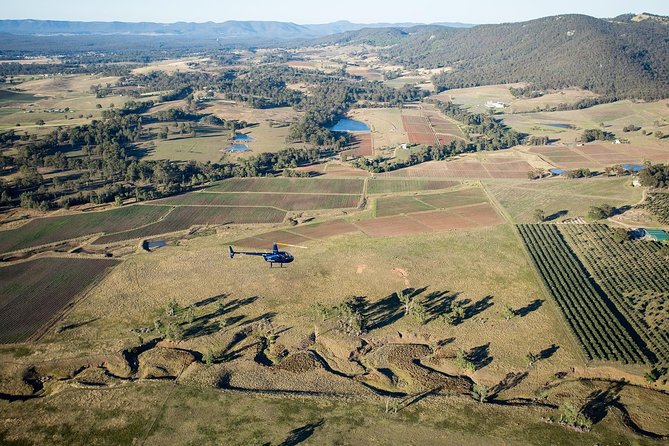 Private Helicopter Flight to Hunter Valley With a La Carte Lunch - for 2 - Common questions