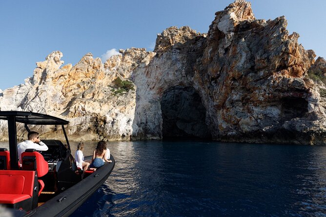 Private Luxury Boat Tour to Kleftiko Milos - Common questions