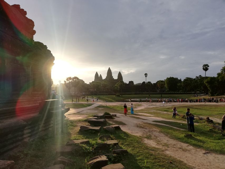 Private Sunrise Tour: Angkor Wat, Bayon and Ta Prohm Temple - Comfortable Transportation