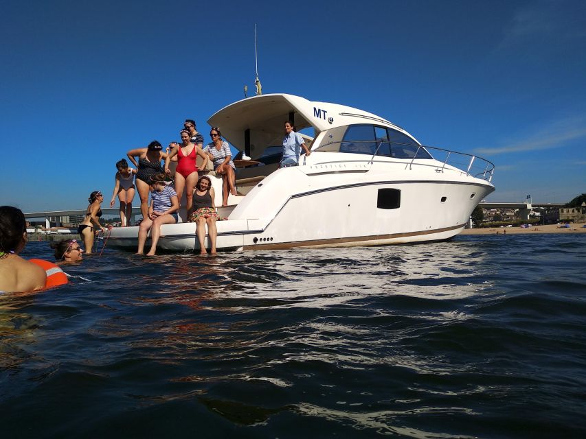 Private Yacht Charter - Yacht Description and Facilities