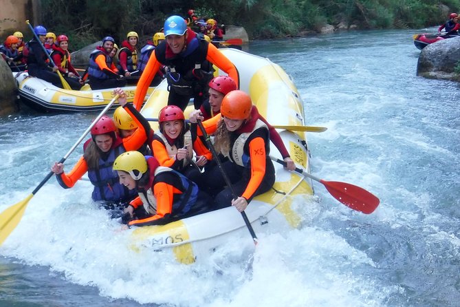 Rafting White Water in Montanejos 1h Valencia - Expert Guides Leading the Rafting Excursion