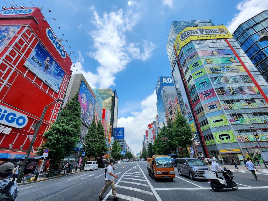 Real Tokyo in One Day With a Local - Discover Old Tokyos Charm