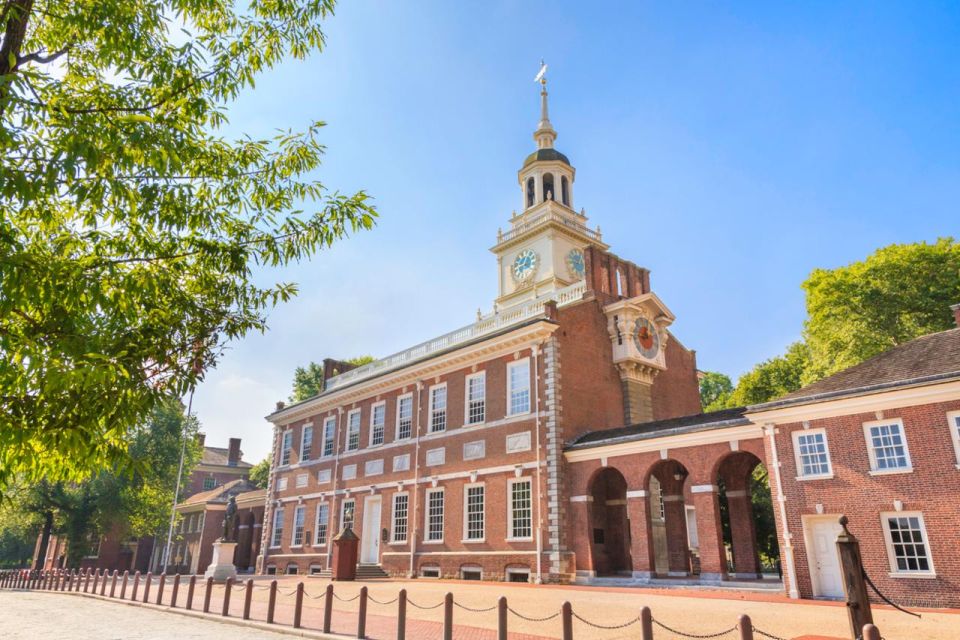 Revolutionary Footsteps: Philadelphia's Founding Fathers - Location and Presidents House Visit