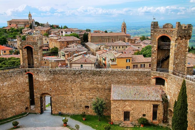 San Gimignano, Chianti, and Montalcino Day Trip From Siena - Exploring Montalcinos Medieval Charm