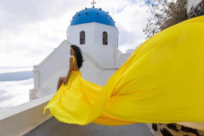 Santorini Flying Dress Photo Shoot With Professional Photographer - Directions