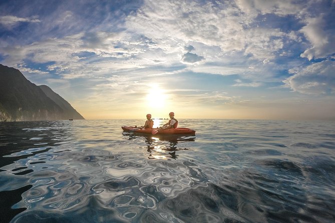 Sea Kayaking at Qingshui Cliff Hualien(Sunrise 03:30am) - Witnessing Sunrise Over Landmark