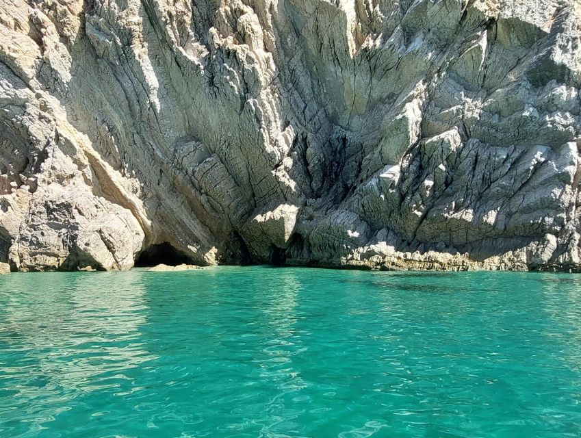 Sesimbra: Private Boat Tour-Wild Beaches, Secret Bays, Caves - Participant Selection and Date