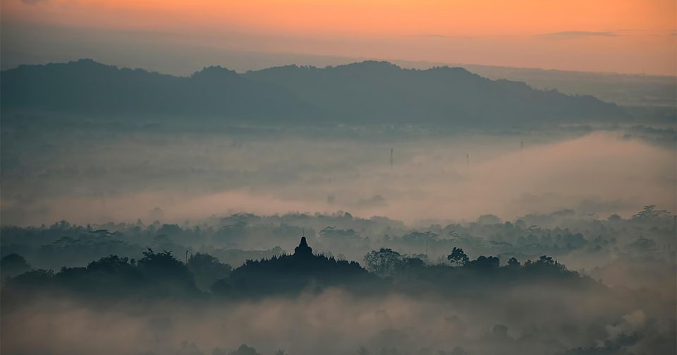 Setumbu Sunrise Borobudur, and Prambanan, With Lunch Option - Historical Background and Artistic Richness