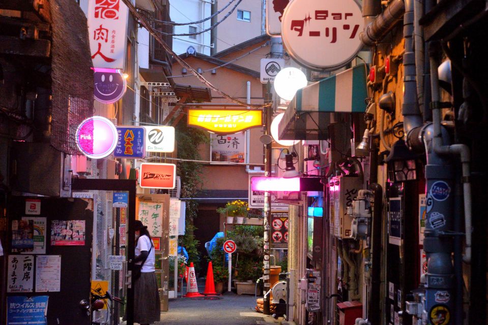 Shinjuku: Deep Bar & Gourmet Tour to Kabukicho Golden Gai - Pricing & Location