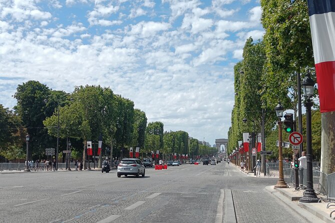 Sightseeing Tour of Most Iconic Parisian Monuments (Rickshaw) - Support and Resources