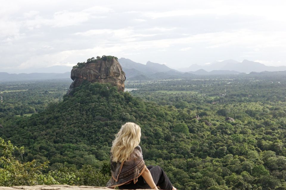 Sigiriya and Pidurangala Rock From Colombo - Enjoying Views and Local Cuisine