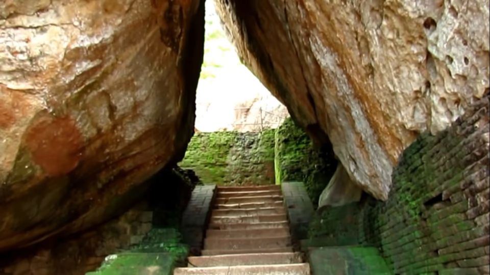 Sigiriya: Rock Fortress Guided Walking Tour - Location and Additional Details