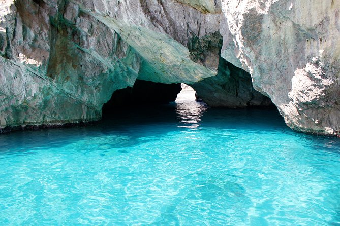 Small Group Capri Island Boat Ride With Swimming and Limoncello - Overall Experience and Staff