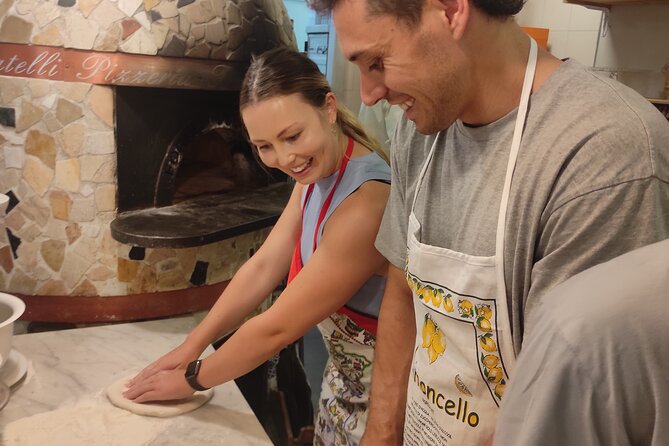 Small Group Naples Pizza Making Class - Common questions