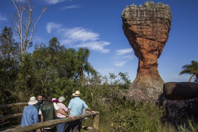 Stone and Nature: Vila Velha and Buraco Do Padre, Paraná - Common questions