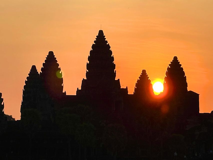 Sunrise in Angkor and Banteay Srei Private Tour - Tour Experience and Highlights