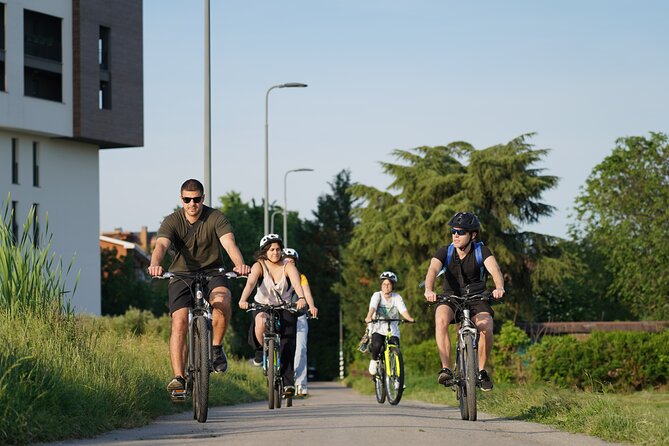 The Milan You Dont Expect, Bike Tour With Picnic on the Lake - Booking Information