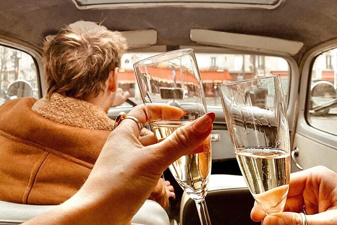 The Unmissable of Paris on a Classic Citroën DS With Open Roof - Host Engagement and Communication
