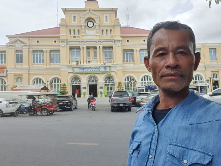 Tour in Phnom Penh, Cambodia - Khmer Architecture at Royal Palace