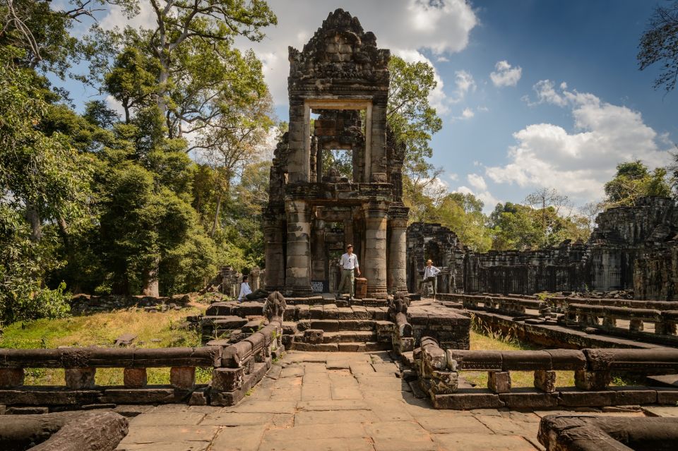 Trekking, Hiking to Kbal Spean and Banteay Srei Private Tour - Temples to Visit on the Tour