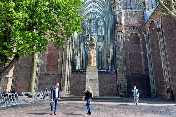 Utrecht Small Public Walking Tour - Directions